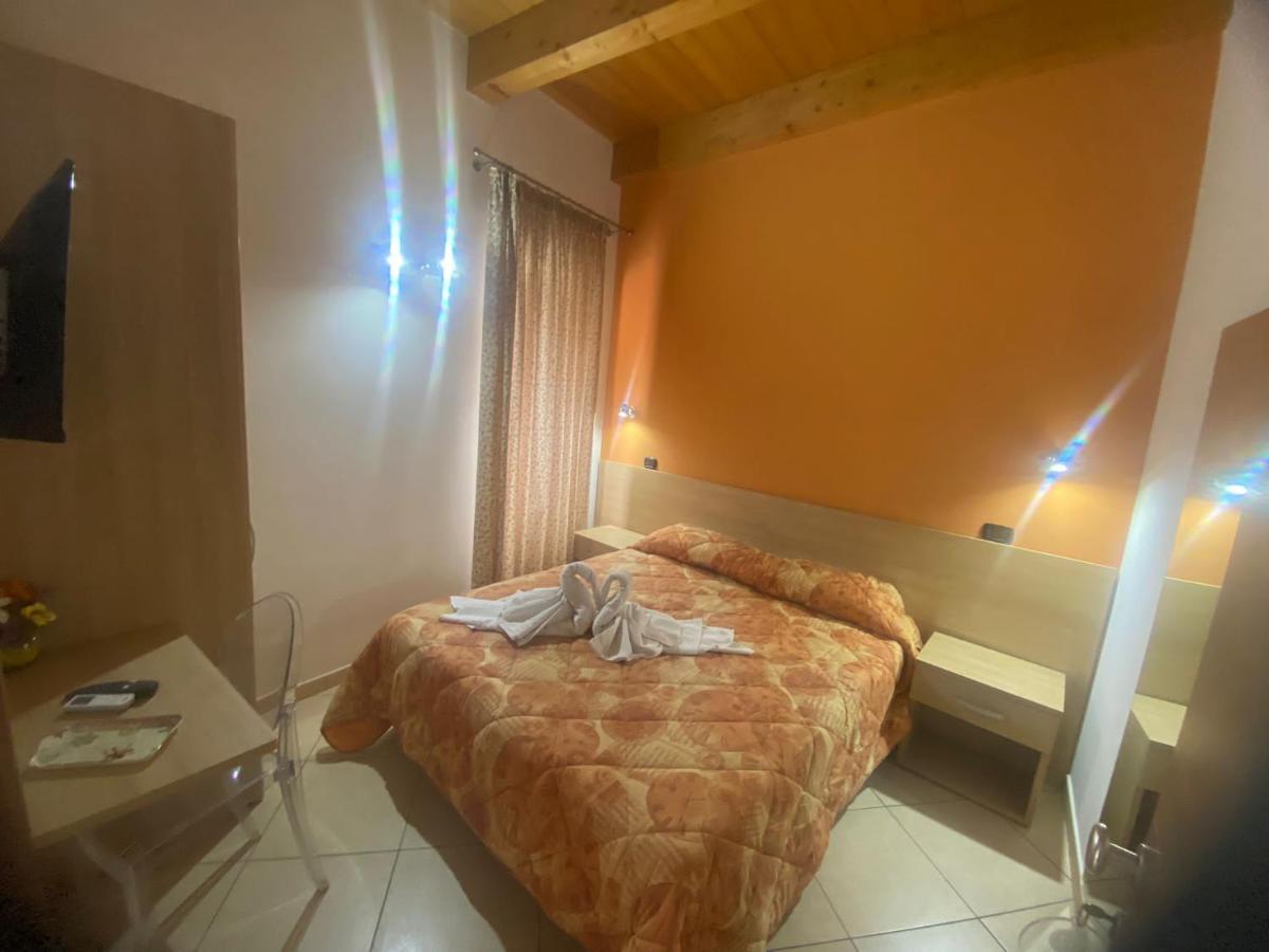 Mandanici :Borgo Marsalini Barcellona Pozzo di Gotto Exterior foto